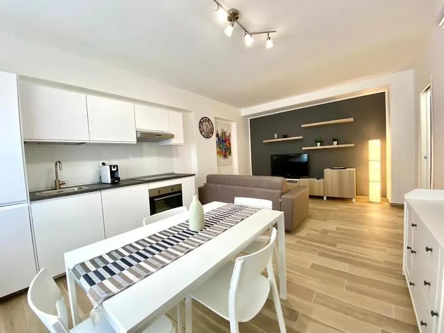 Un Raggio Di Sole Al Massimo Apartamento Palermo 0*,  Itália